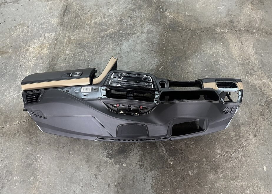 15-20 OEM BMW F80 F82 F83 M3 M4 Sonoma Beige Dasboard HUD Extended Leather - Image 4