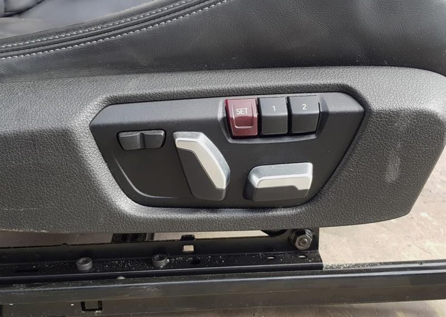F82 BMW M4 competition all seats, cards and armrest2 door coupe - Image 7