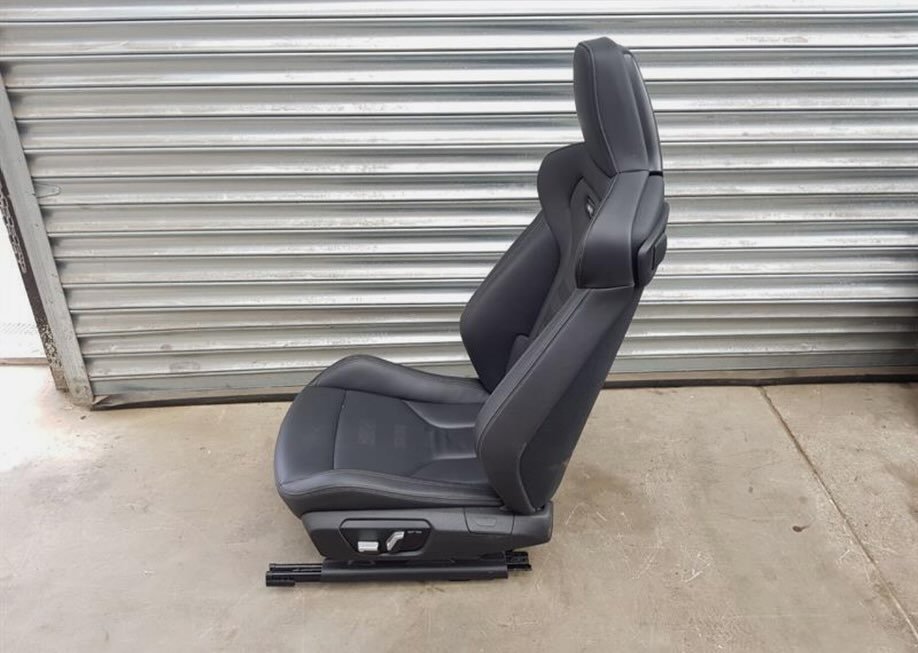 F82 BMW M4 competition all seats, cards and armrest2 door coupe - Image 2