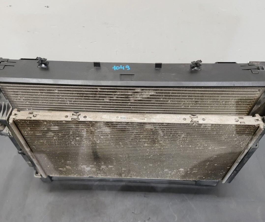 OEM BMW F80 F82 F83 M3 M4 S55 coolant radiator AC condenser w/fan set - Image 8