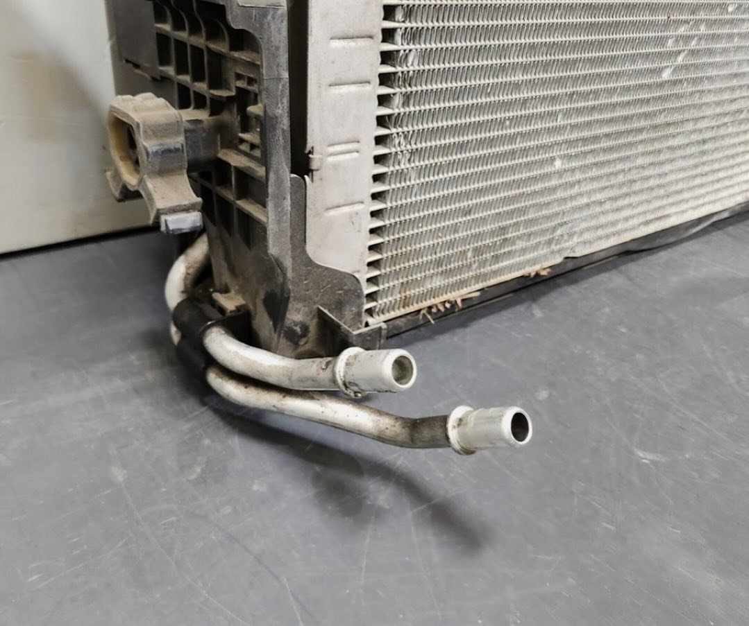 OEM BMW F80 F82 F83 M3 M4 S55 coolant radiator AC condenser w/fan set - Image 4