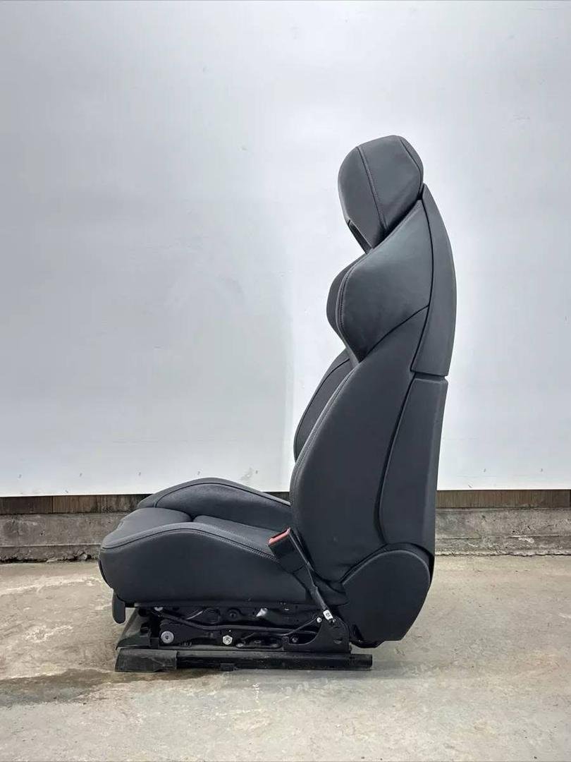 18-23 BMW F90 M Competition Front Right Passenger Side Leather Seat black