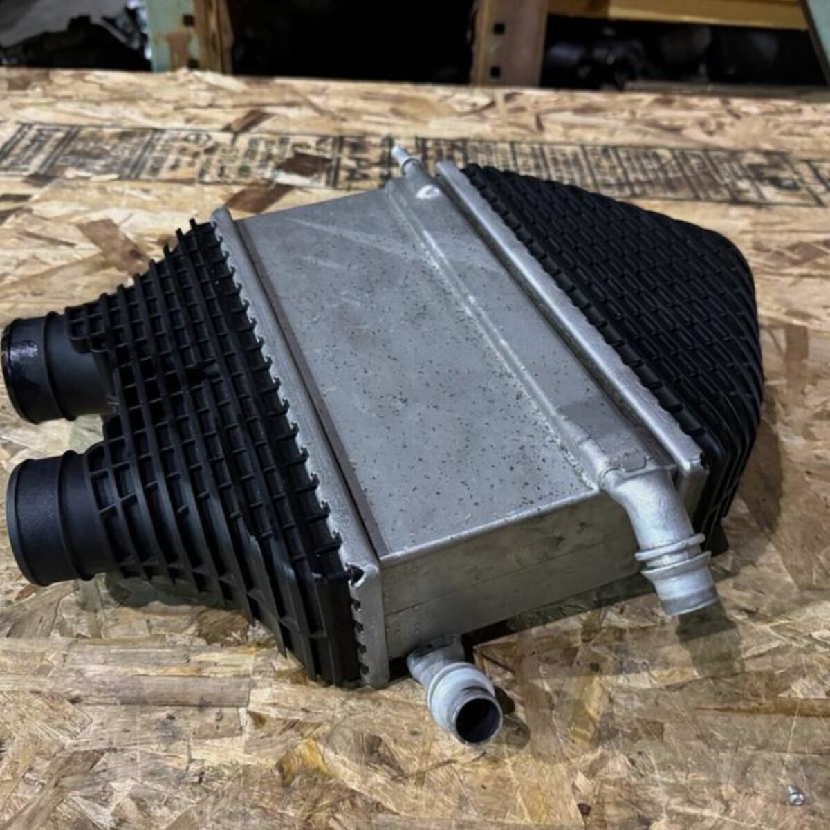 BMW F80 F82 F83 M3 M4 S55 Engine Top Mount Intercooler Air Intake Cooler OEM