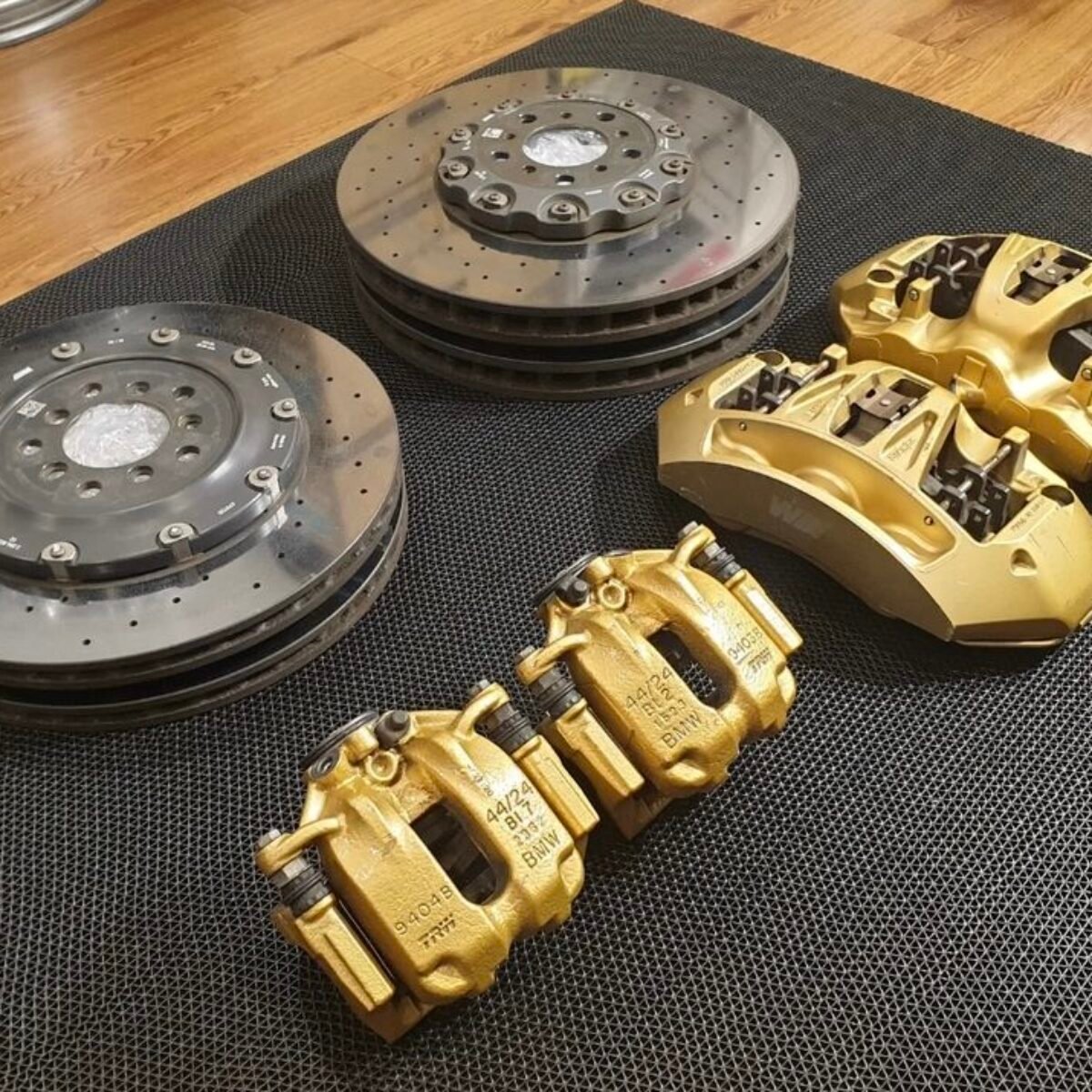 BMW M5 CARBON CERAMIC BRAKE SET