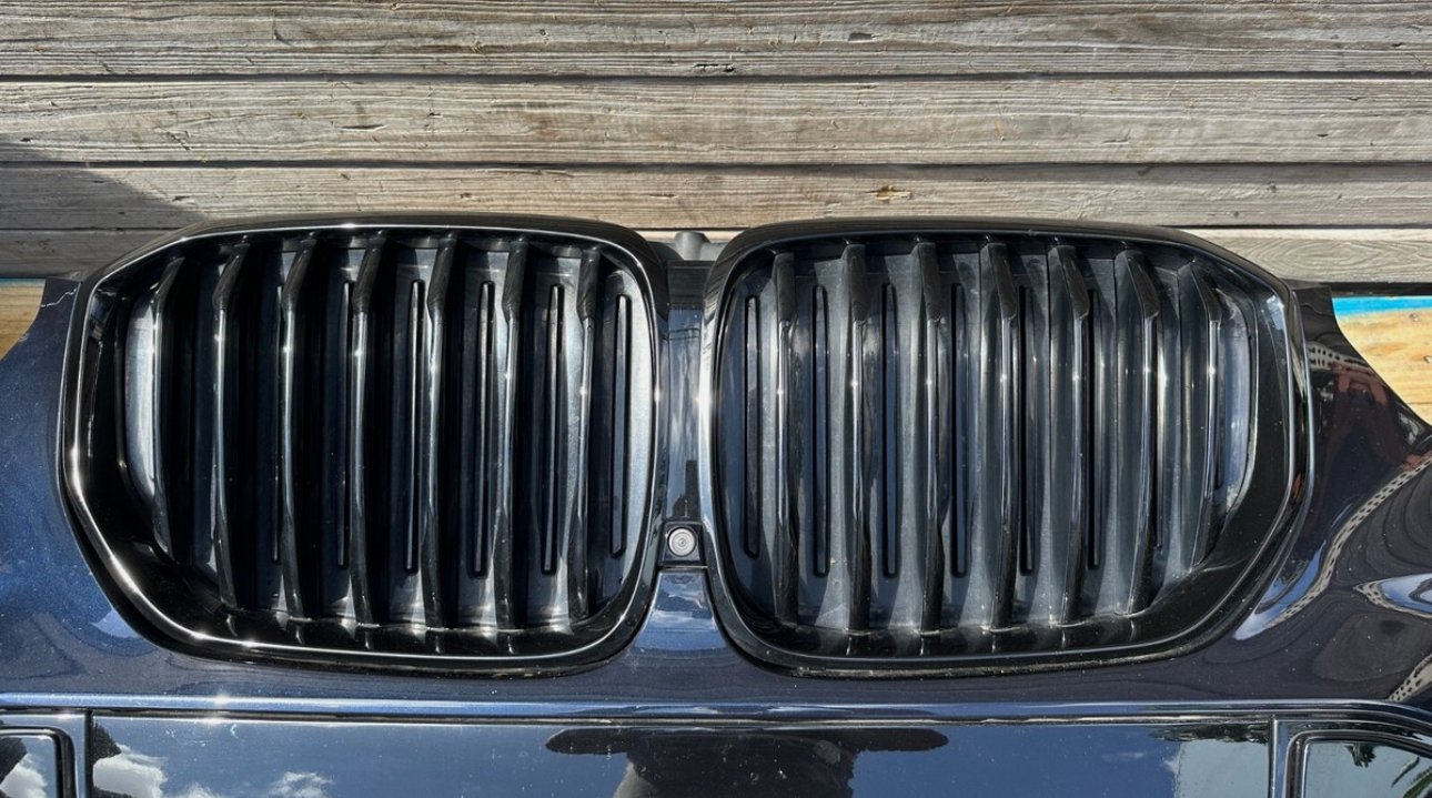 2019-2023 BMW X5 G05 FRONT BUMPER W GRILLES & PARK SENSORS (BLUE-416) M-SPORT OEM - Image 6