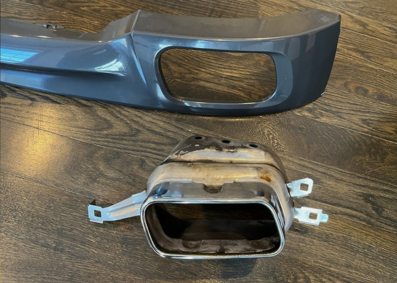 BMW F01 F02 Rear Bumper Trim Exhaust - Image 3