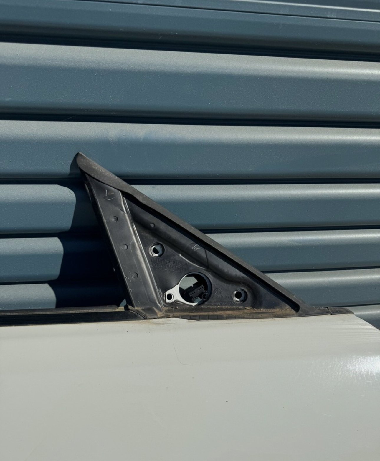 BMW M4 OEM FRONT RIGHT SIDE DOOR ASSEMBLY WHITE - Image 5