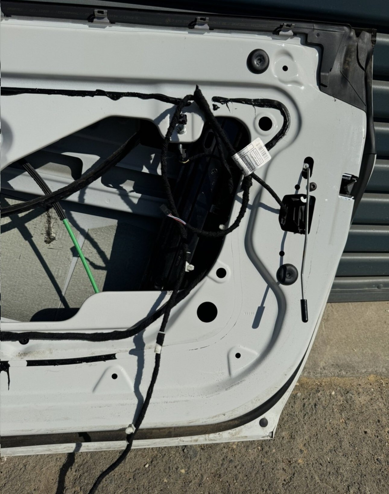 BMW M4 OEM FRONT RIGHT SIDE DOOR ASSEMBLY WHITE - Image 10