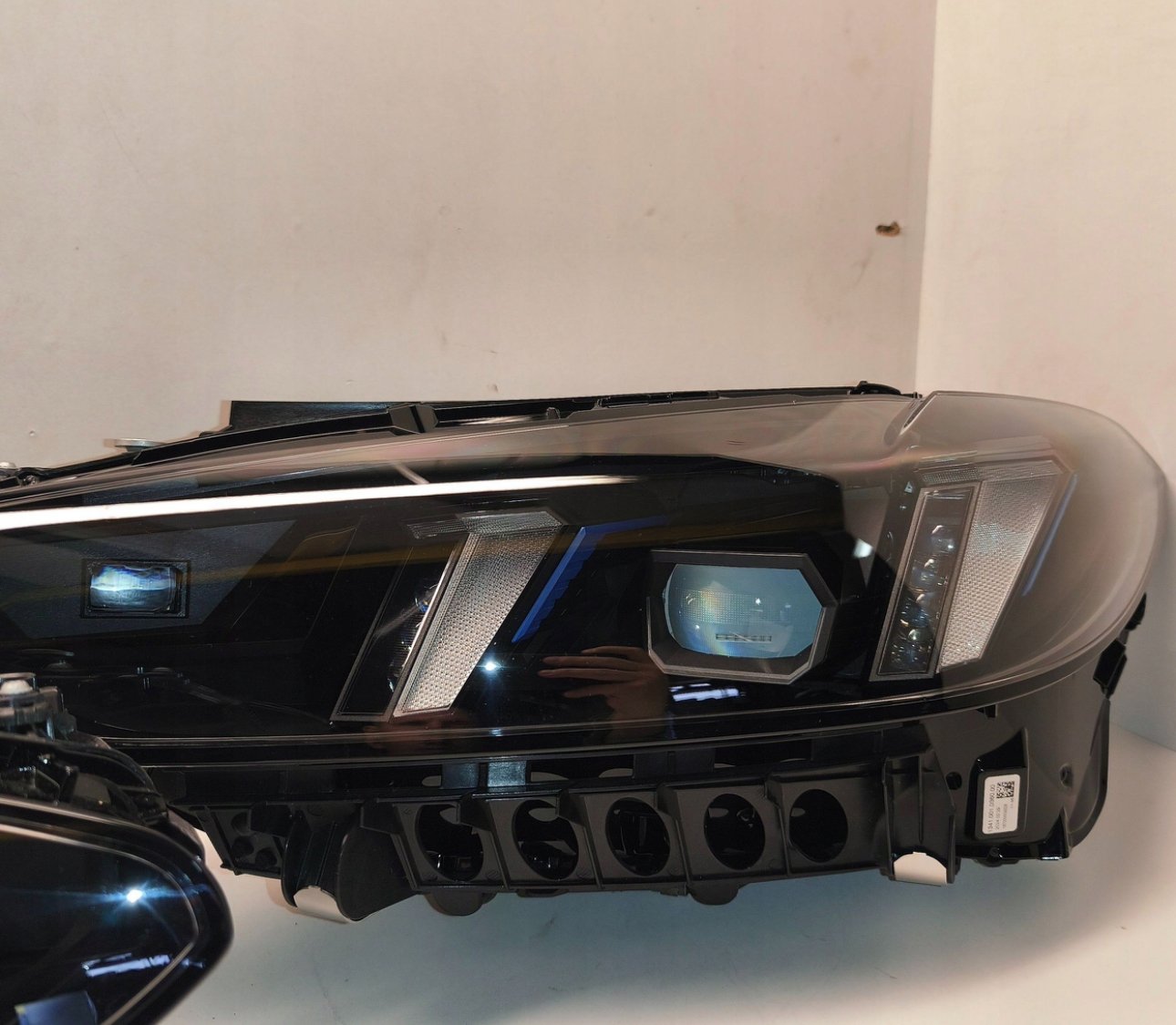 BMW M4 G82 G83 2025 SET LAMPS FRONT / SET - Image 3