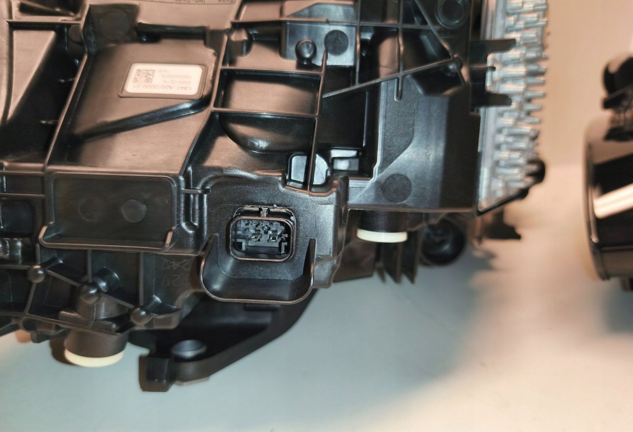 BMW M4 G82 G83 2024 SET HEADLIGHTS - Image 9